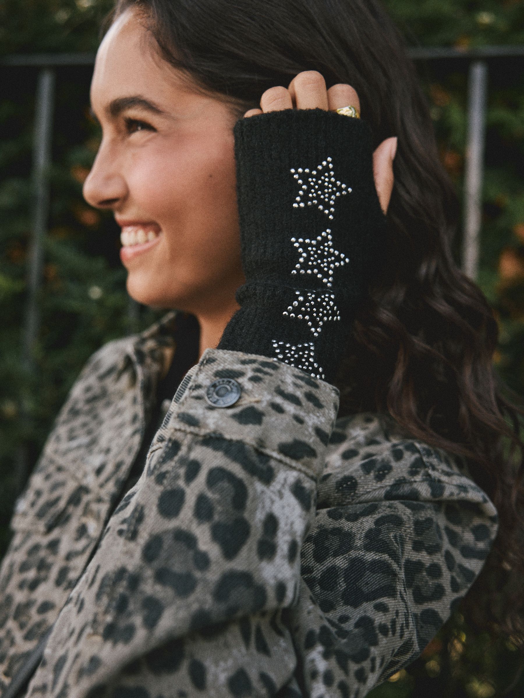 Zwart versierd met ster studs - Rockett St George Handwarmers