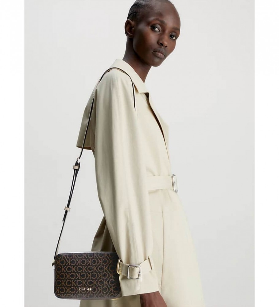 Bolsa transversal Calvin Klein Must, marrom