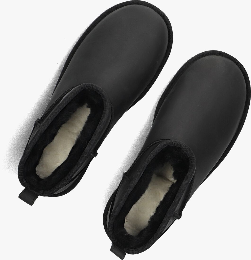 zwarte ugg vachtlaarzen classic ultra mini leather regenerate