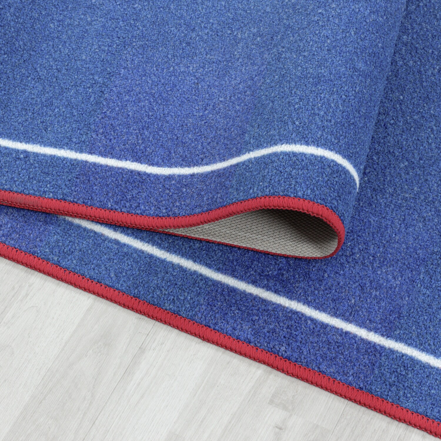 Kinderteppich Fußball, Fußballfeld mit Flaggen Motiv, Höhe 9 mm Ökotex Standard