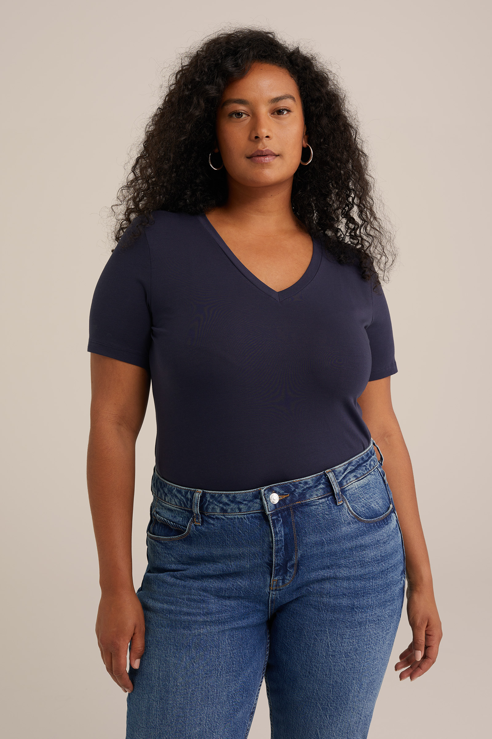 T-shirt met V-hals - Curve WE Fashion Donkerblauw