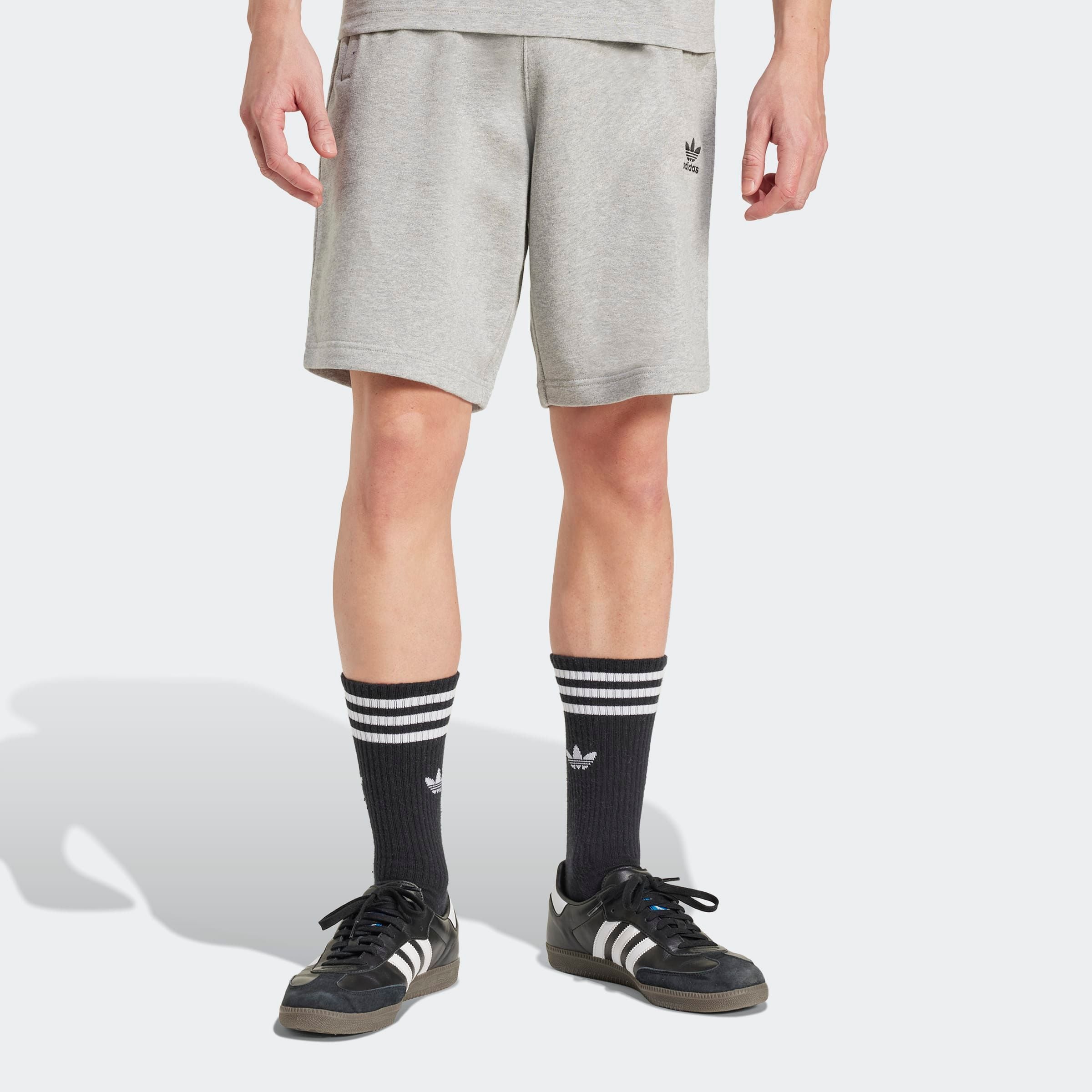 adidas Originals Shorts »ESS SHO«  Essential Sweat Shorts mit Logo, aus weichem French-Terry Material