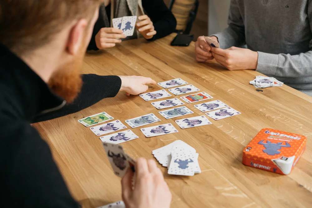 JEU 6 QUI PREND
