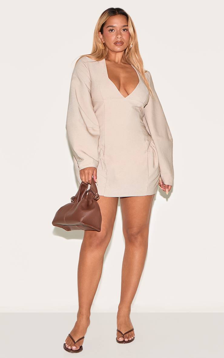 Gris Pierre Robe Courte Cintrée À Taille Resserrée Avec Décolleté Plongeant Et Manches Cocon