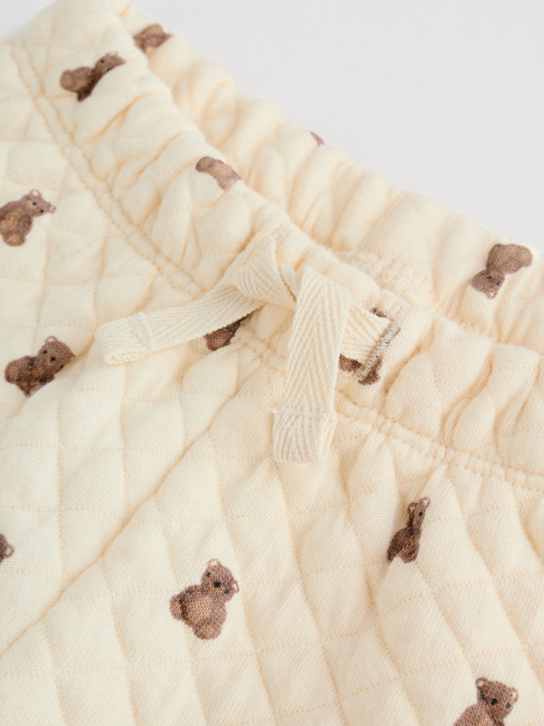 Neutraal met beren - Baby Quilted Sweat and Joggers Set (0mths-2yrs)