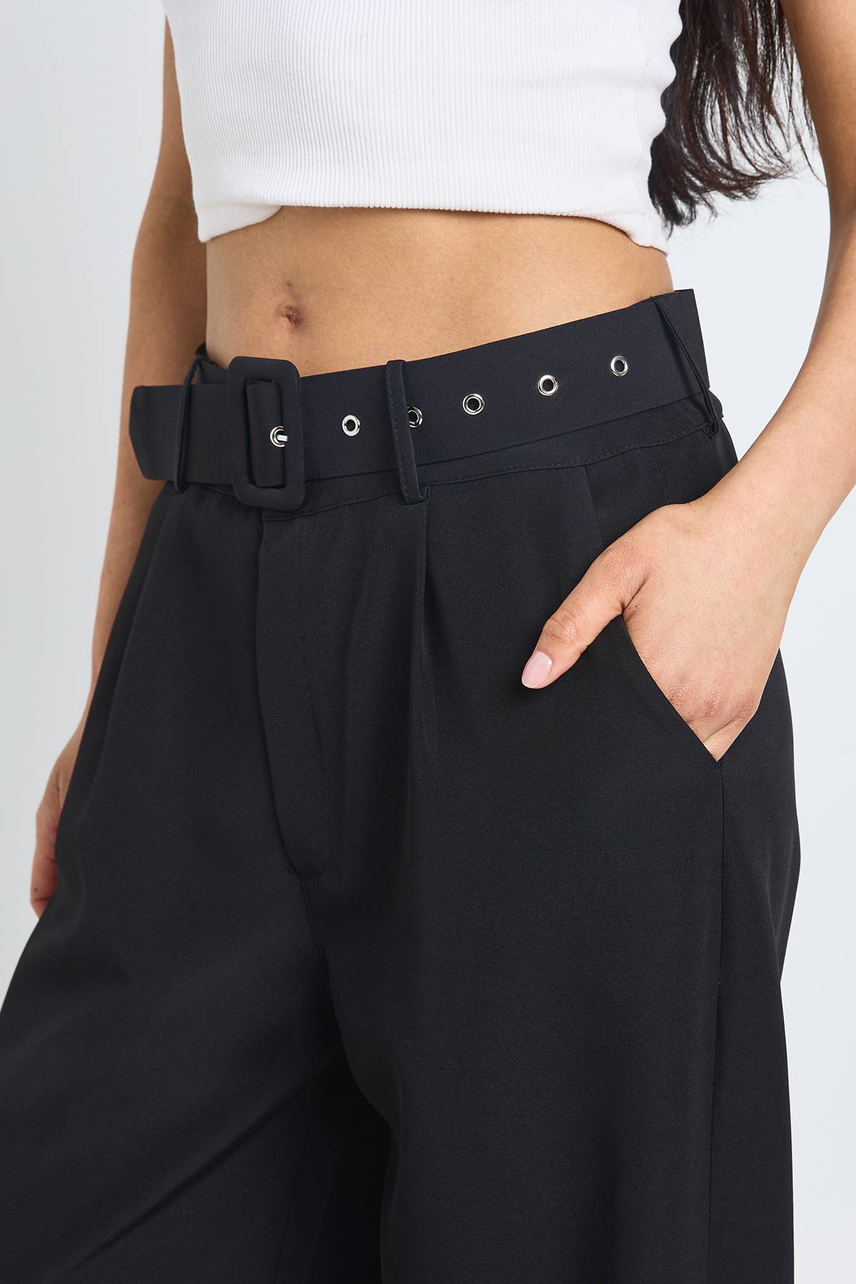 boohoo Pantalon Large À Jambes Larges Avec Ceinture En Tissu Assorti Pour Grande Taille