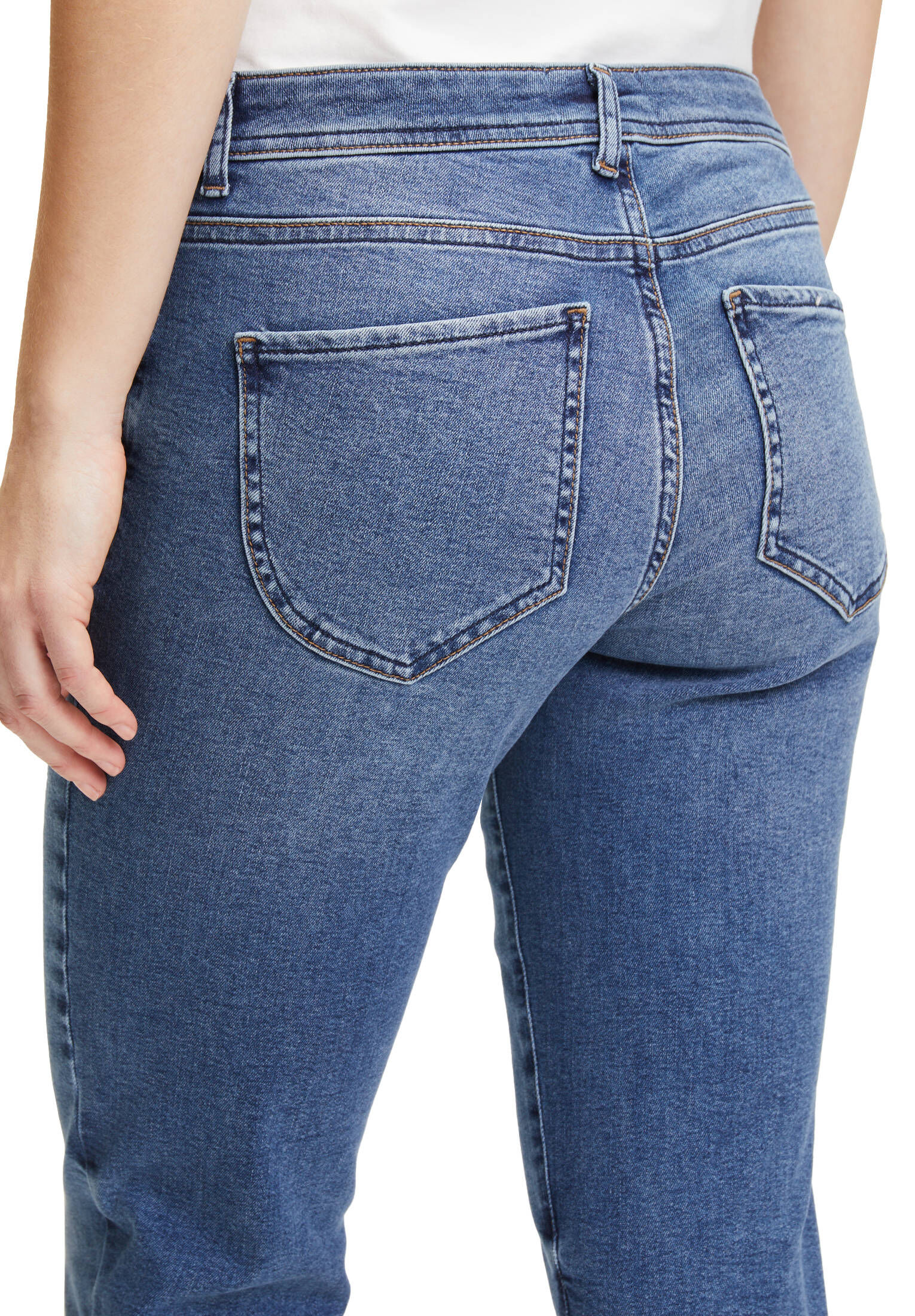 Cartoon| Damen Used Look-Jeans mit verkürztem Bein