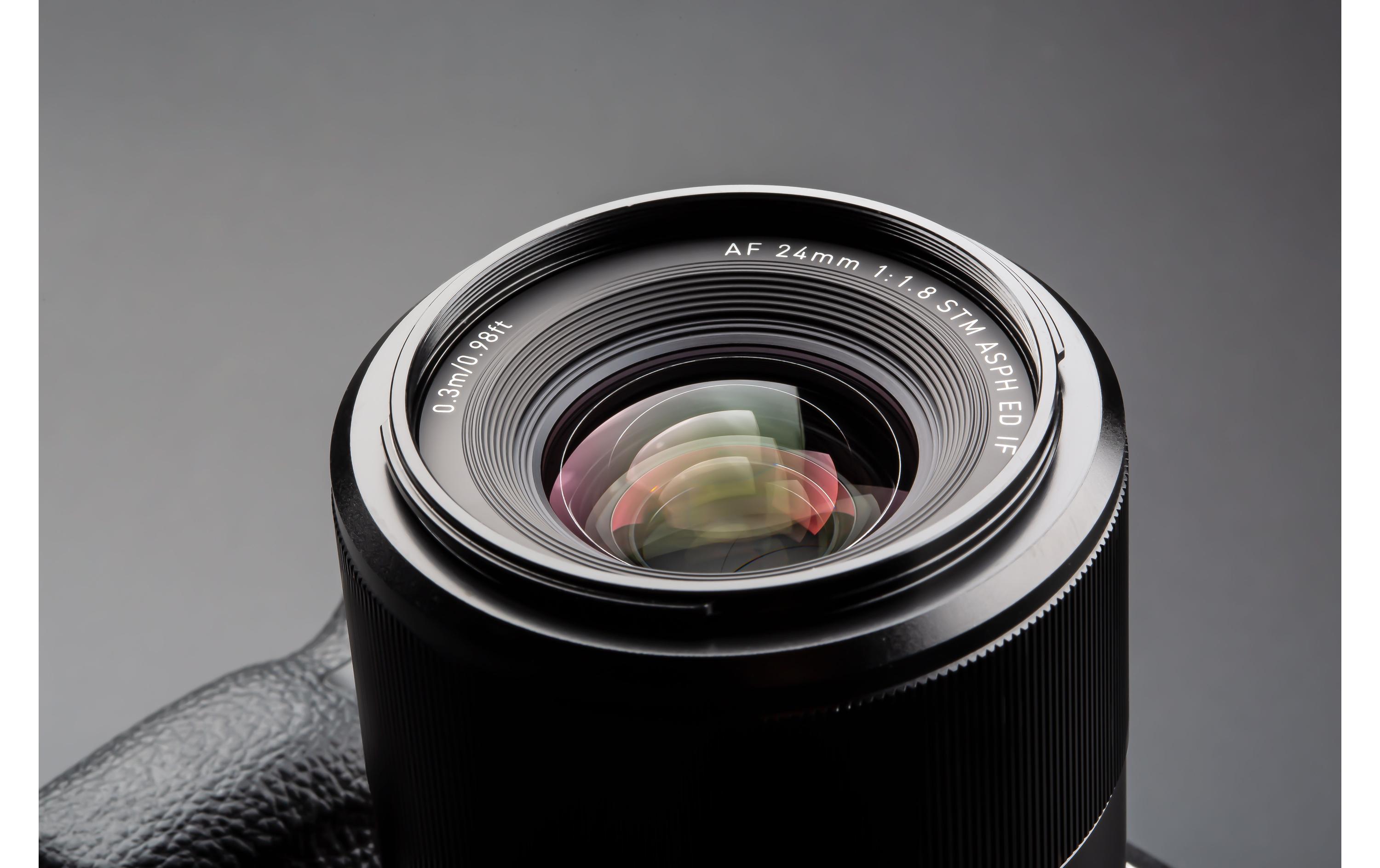 Festbrennweite AF 24mm F/1.8 – Sony E-Mount<br>Schmales Festbrennweitenobjektiv mit fantastischem Bokeh