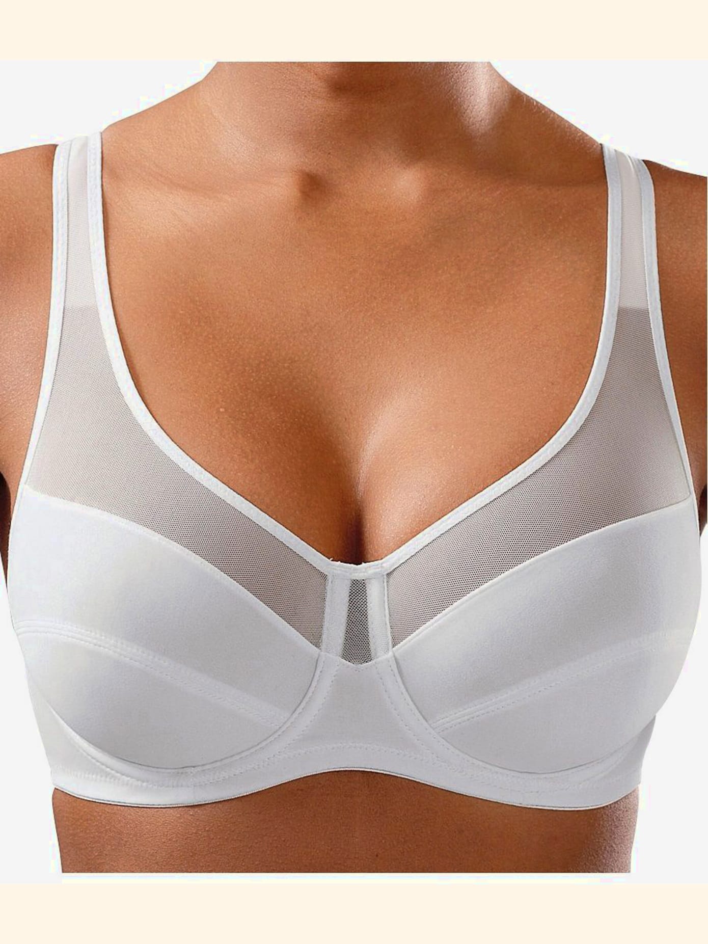 Soutien-gorge à armatures, empiècement résille légèrement transparent au décolleté