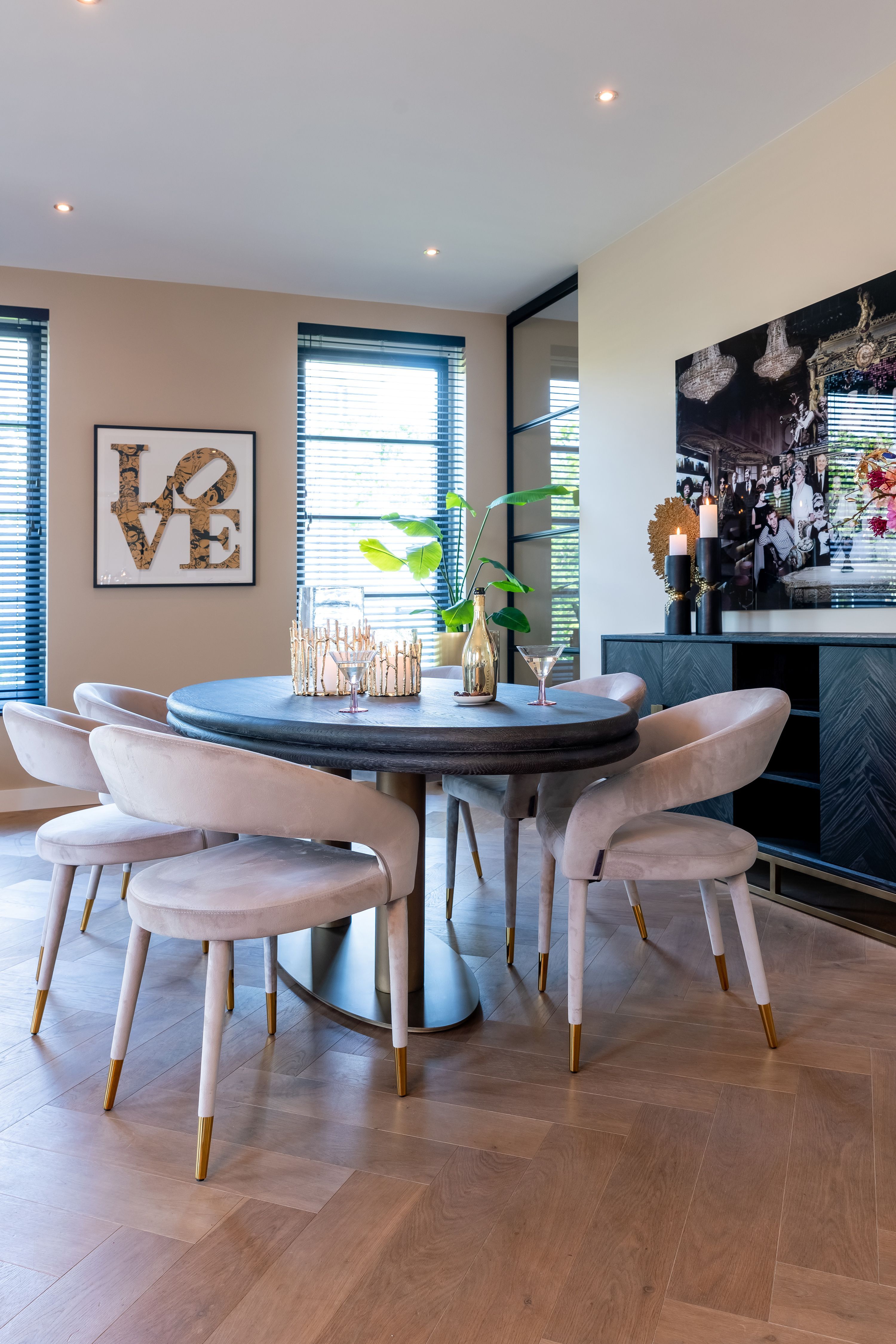 Eetkamertafel black rustic 210955 Macaron B235 x D110 x H78.5 cm