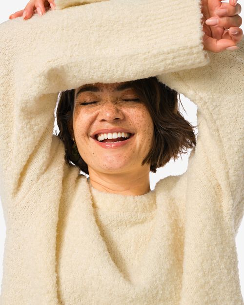 pull maillé bouclé pour femme blanc cassé