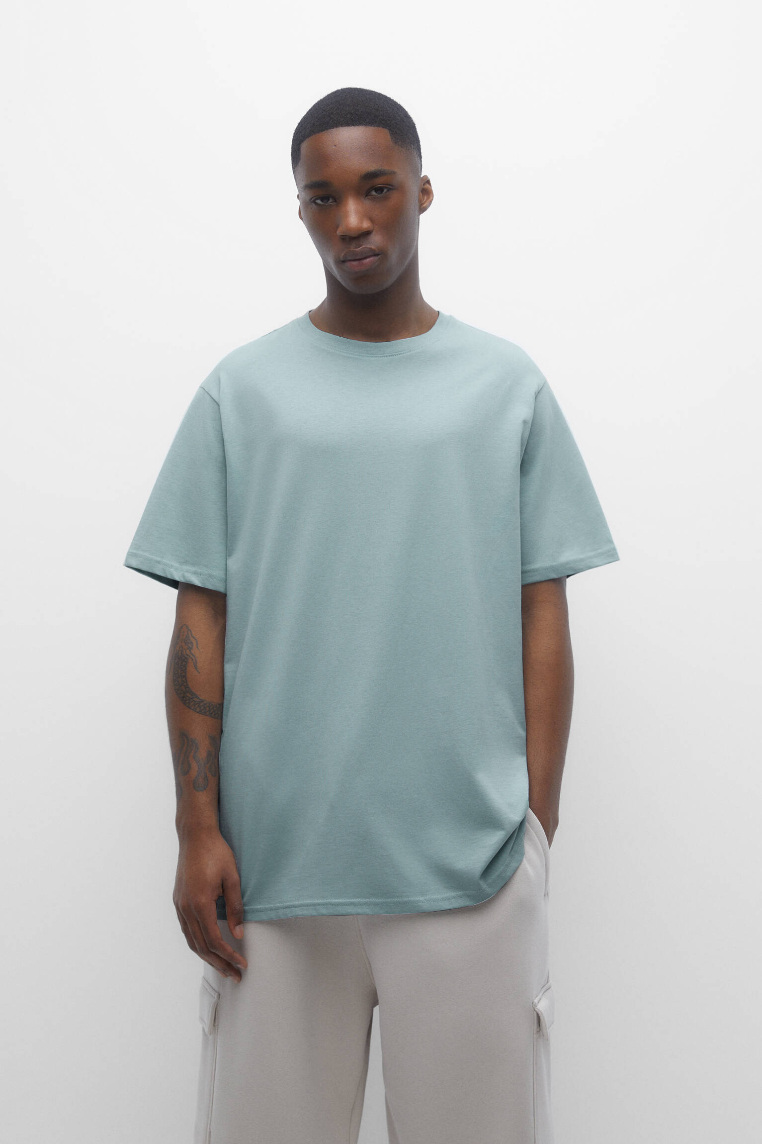PACOTE COM 3 CAMISETAS BÁSICAS - VERDE-ÁGUA