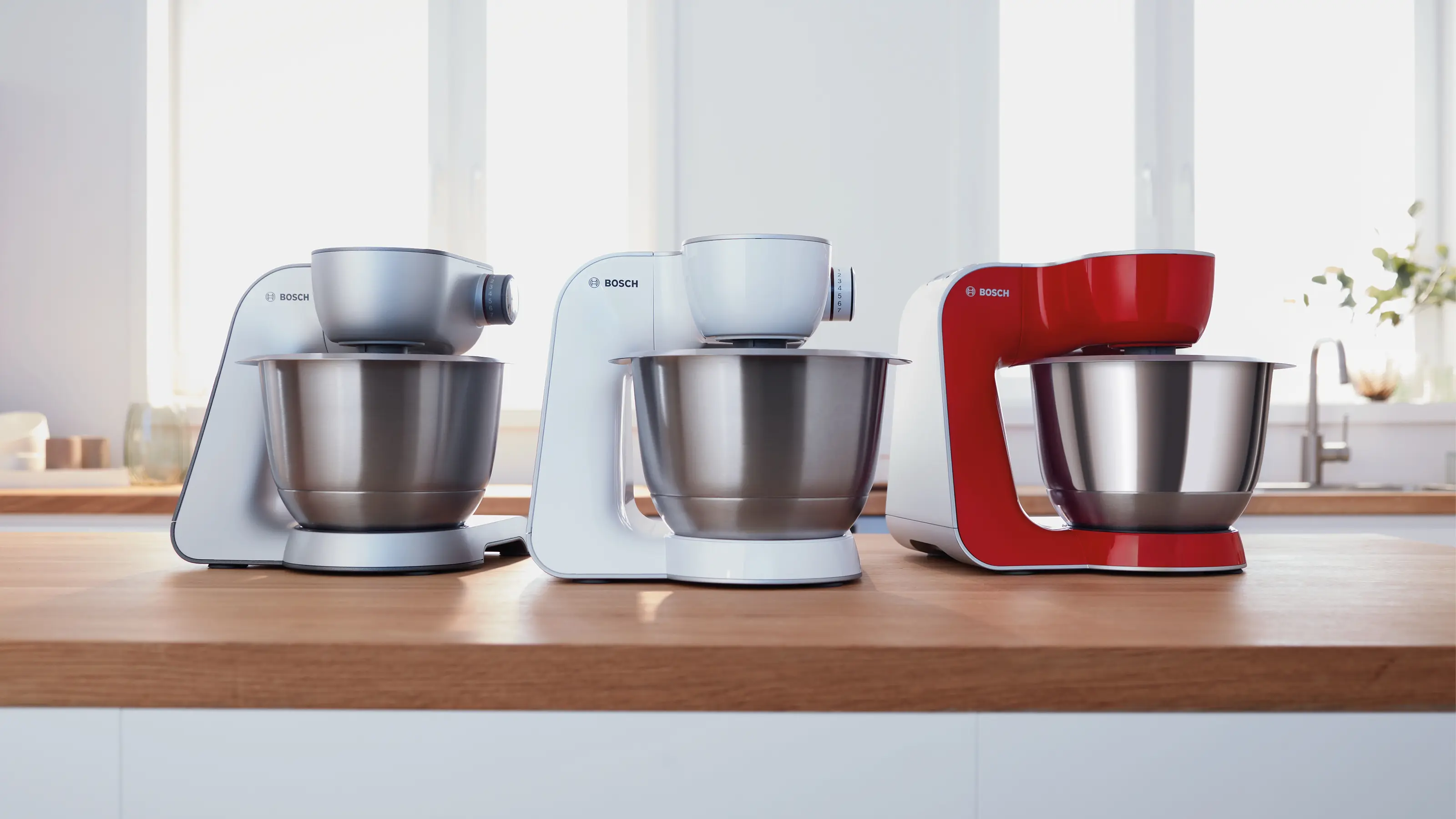 Serie 4 Keukenmachine MUM 5 1000 W Rood, Zilver