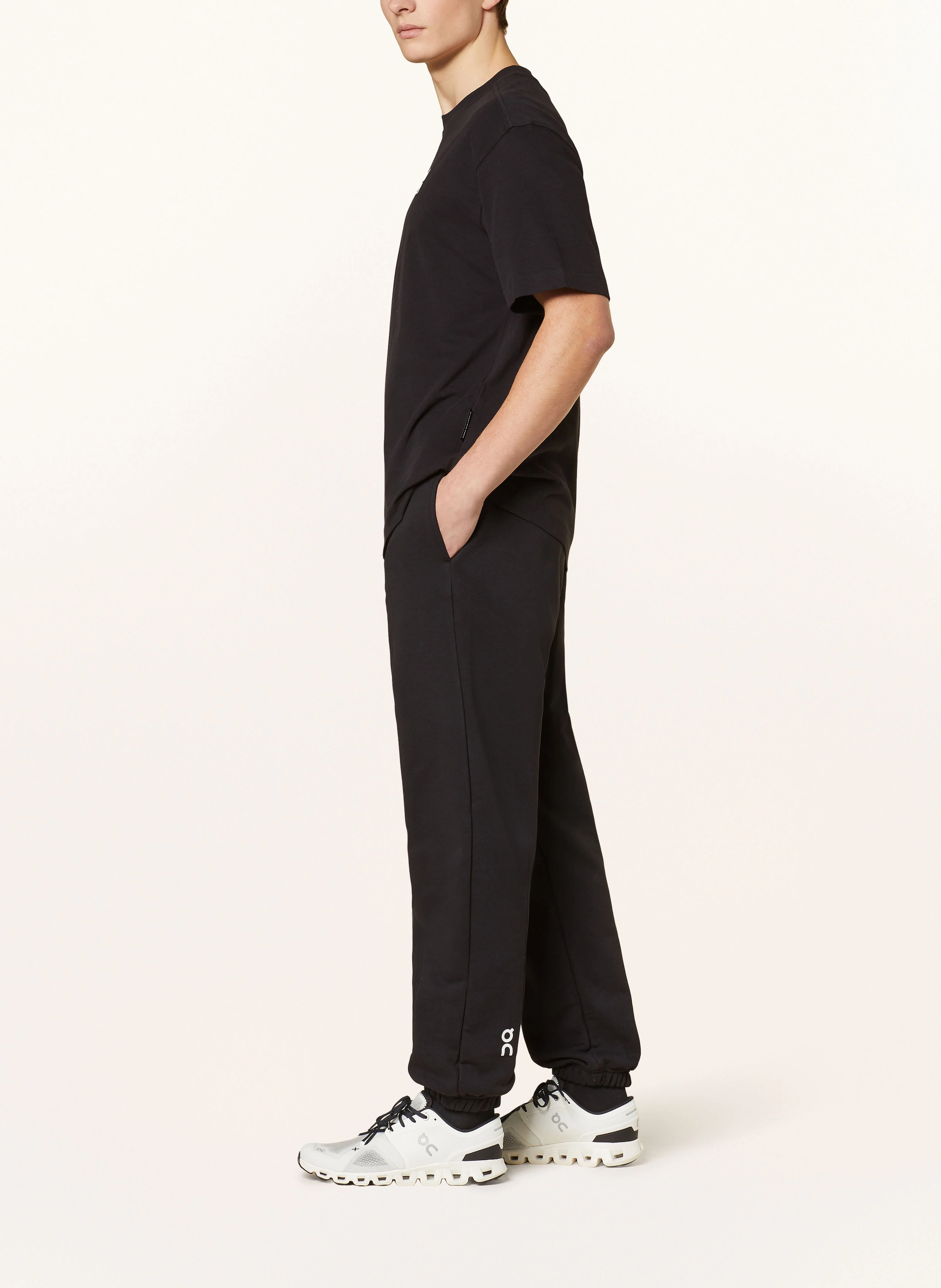 On Sweatpants CLUB