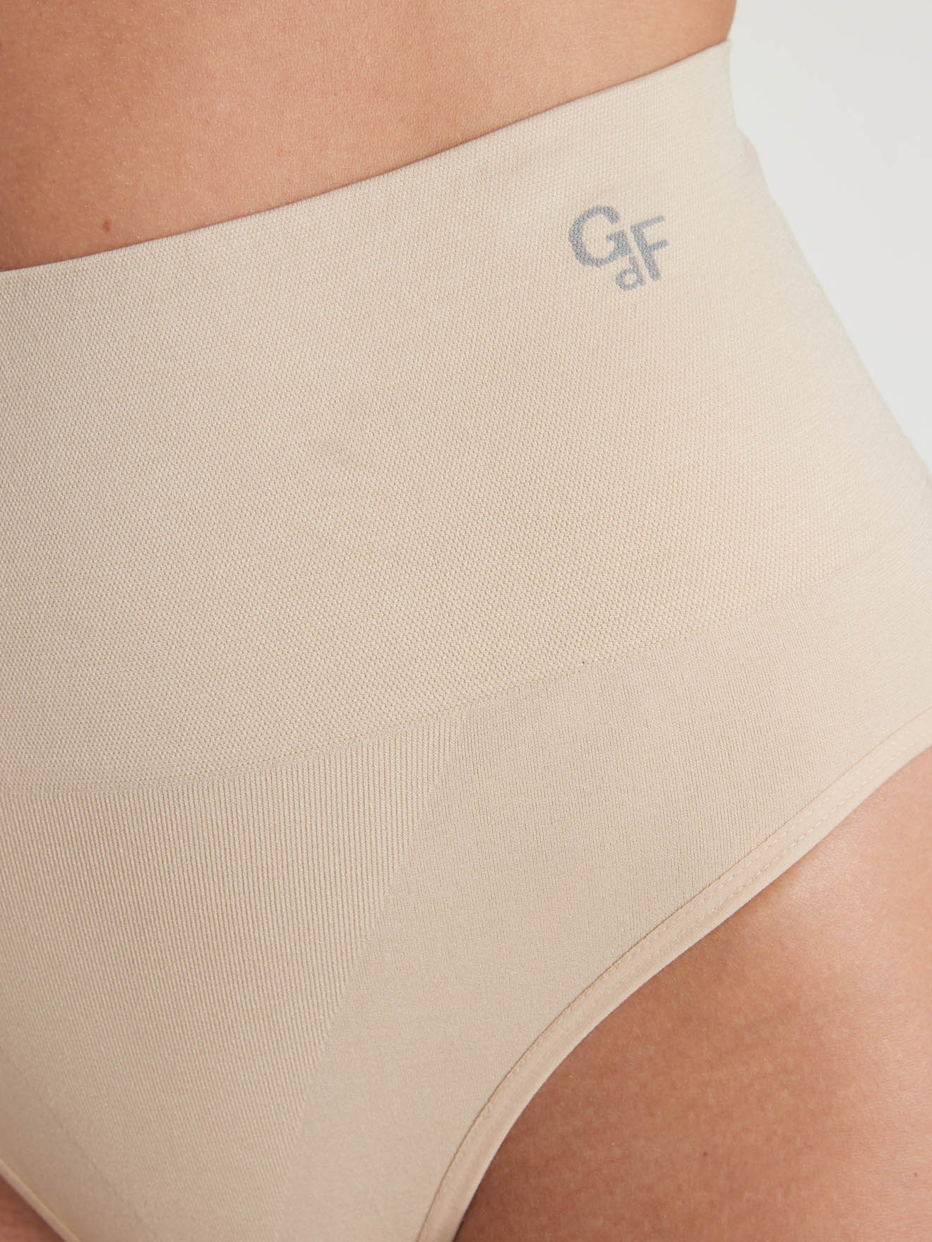 Culotte taille haute gainante invisible