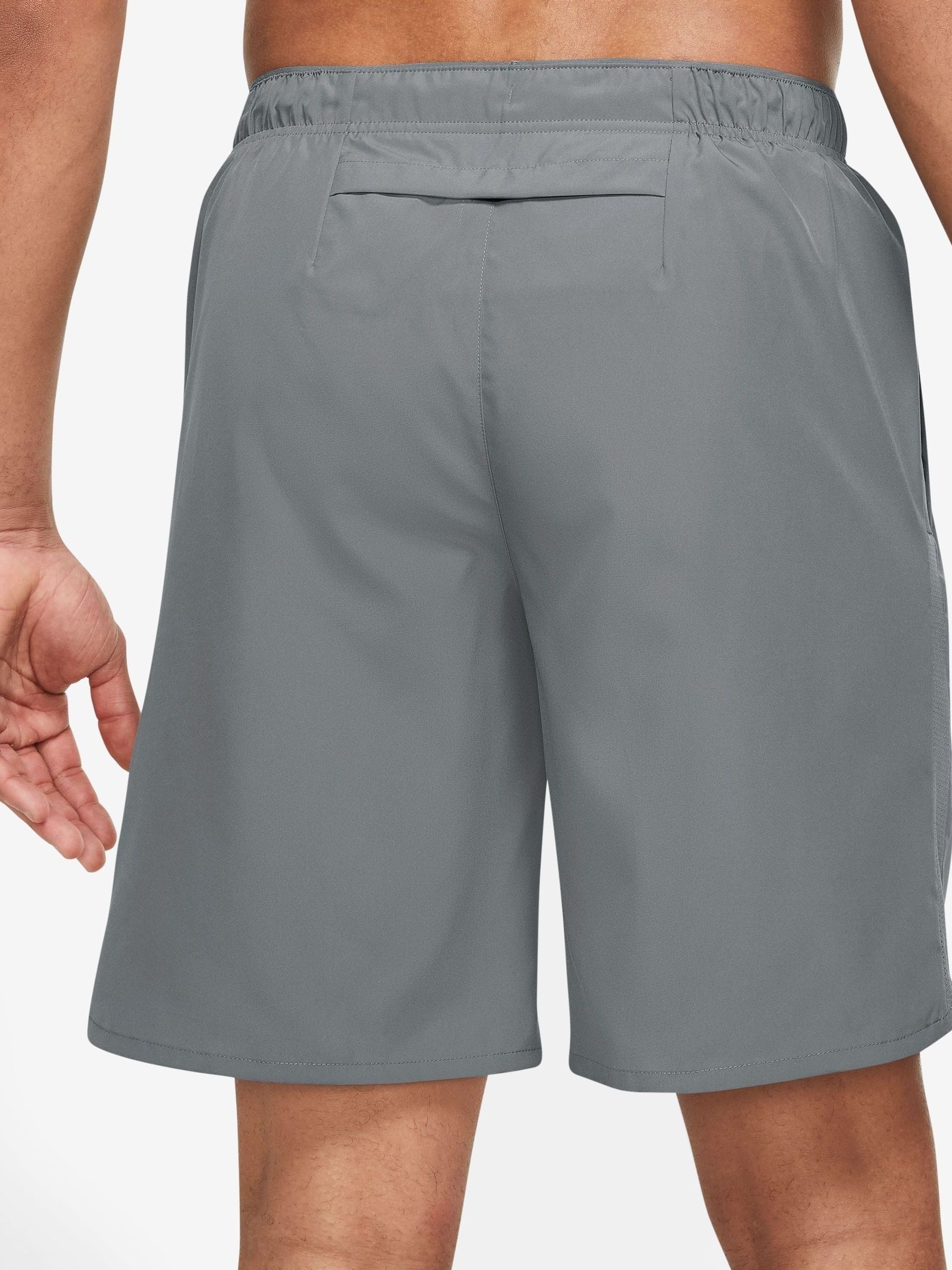 Grijs - 9 inch - Nike Dri-FIT Challenger ongevoerde hardloopshort