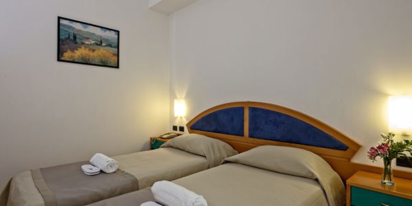 Fly & Go Antares Hotel Logies en ontbijt - Hotel