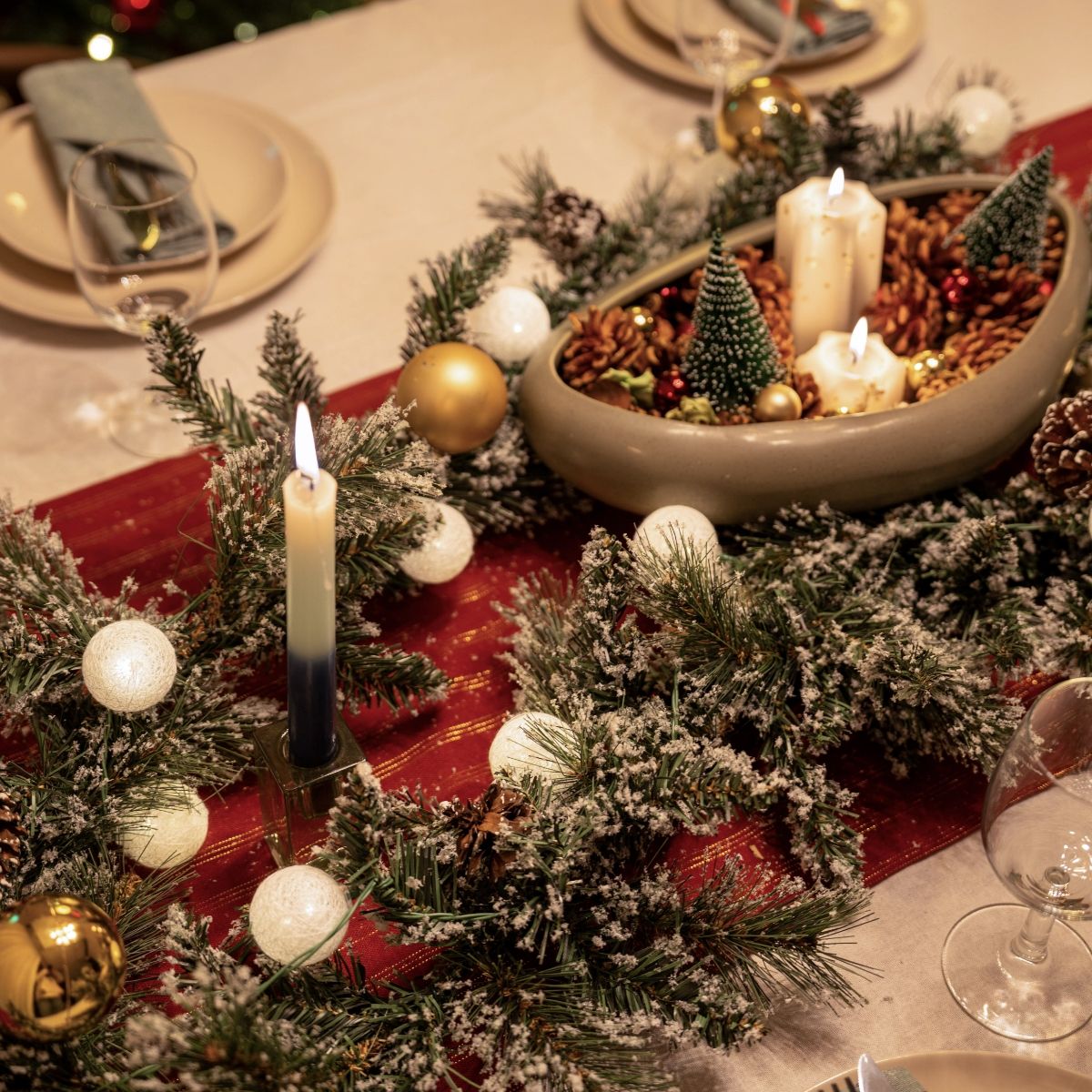 Kerst guirlande wit met goud 270cm incl. LED met timer - Jack