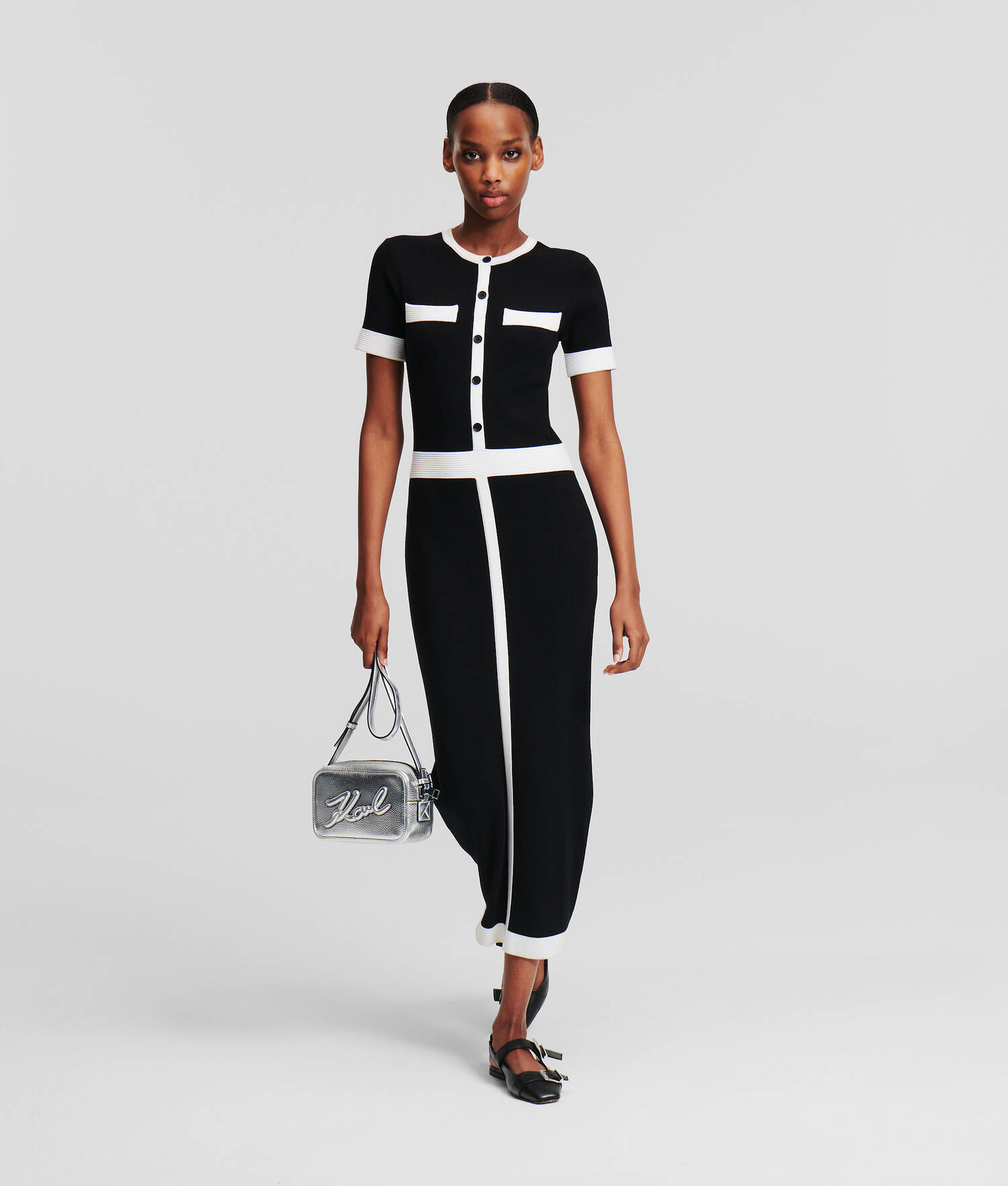 ROBE EN TRICOT À MANCHES COURTES