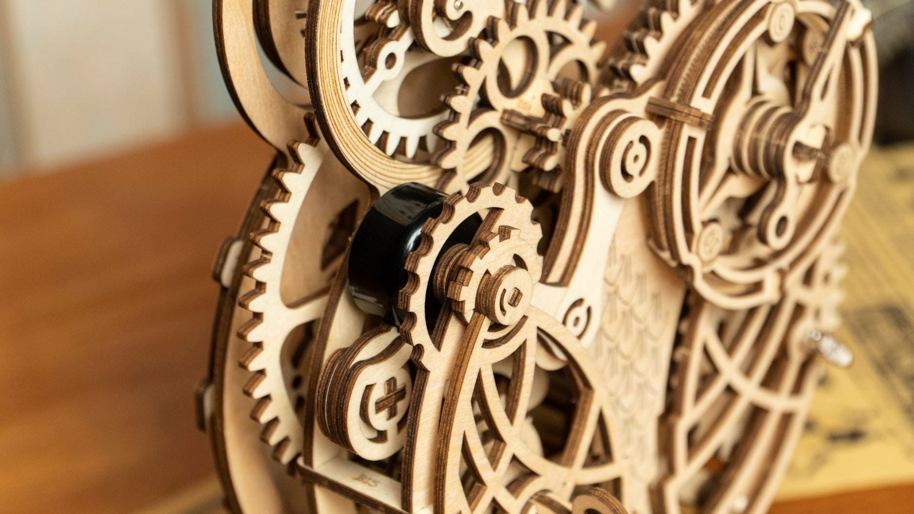 ROKR  Owl Clock    3D Holzpuzzle: Wenn die Zeit Flügel bekommt