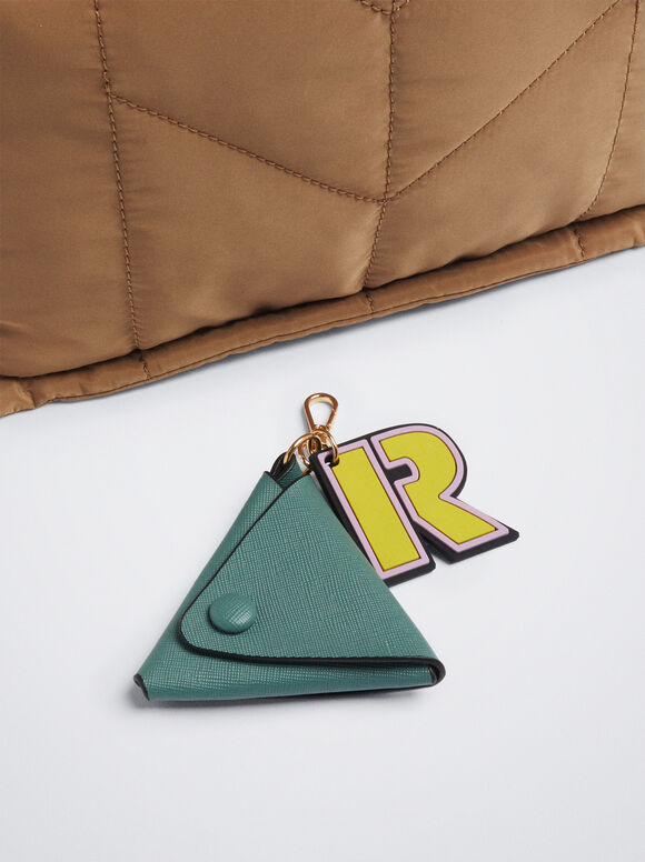 Bolsa de nylon com pingente - Cor de camelo