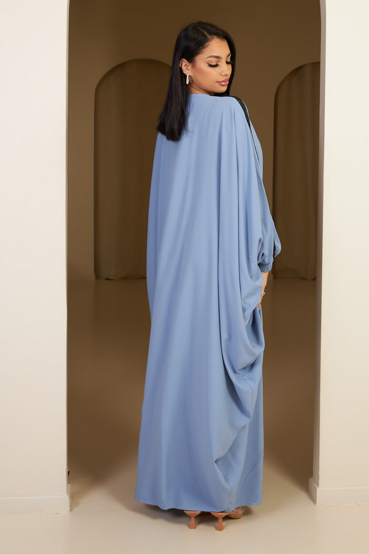 Abaya bleu clair à empiècement sequins et pompom noir