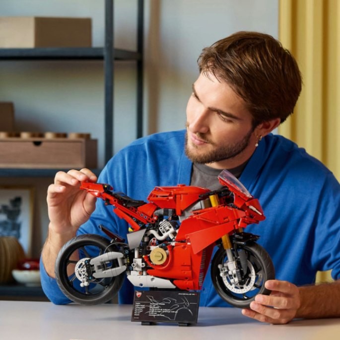 LEGO - Technic - Ducati Panigale V4 S-motorcykel (42202)
