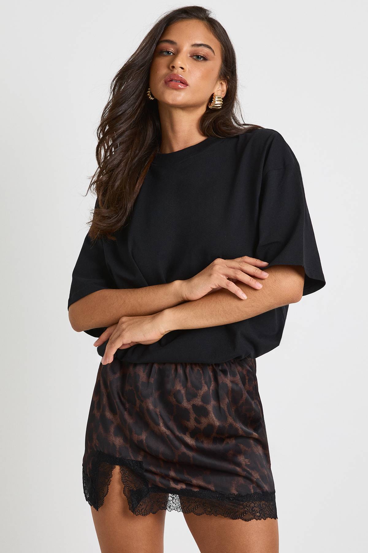 boohoo Jupe mini en satin avec bordure en dentelle léopard