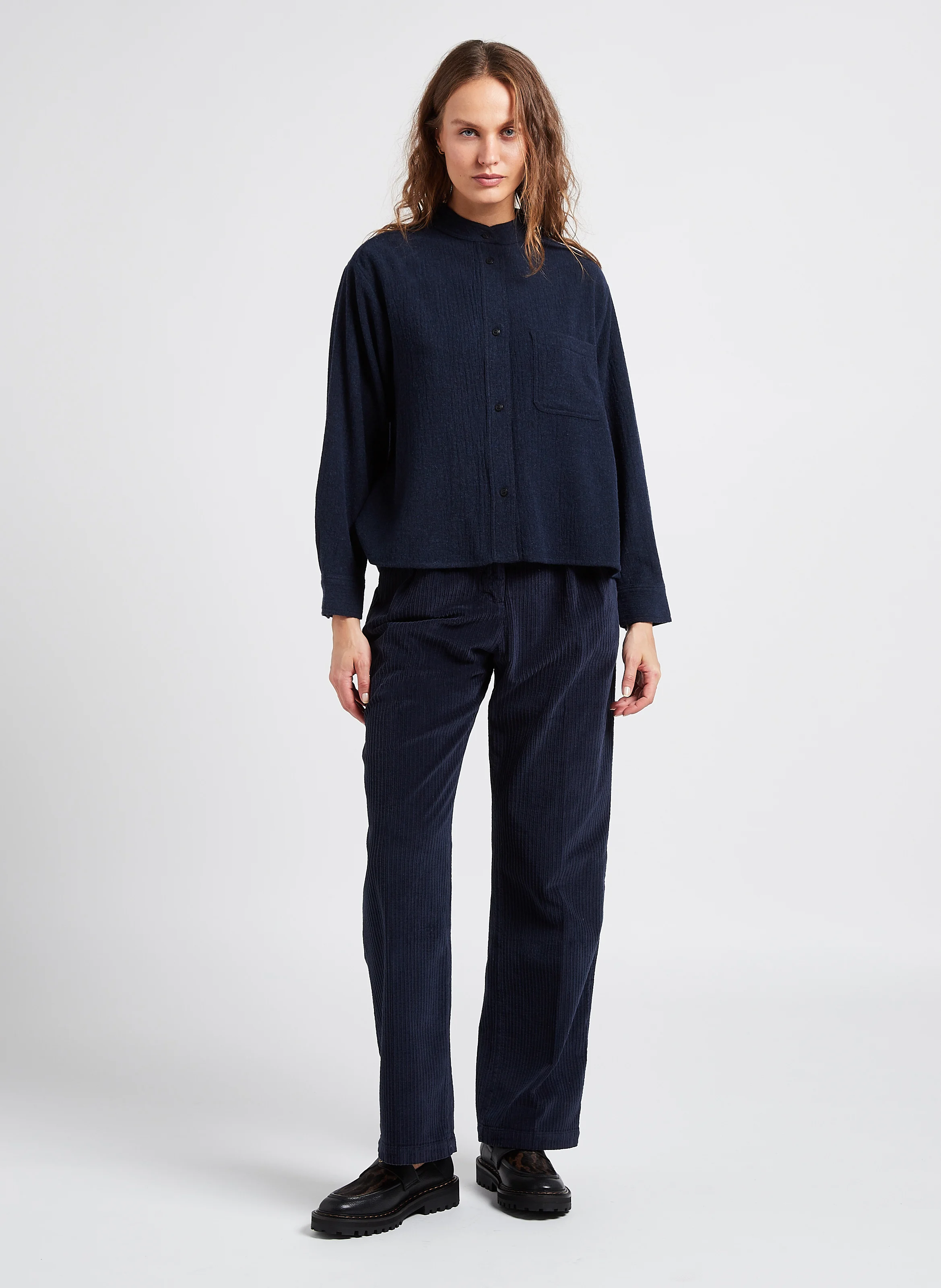 PUNAT - Pantalon droit en velours de coton côtelé| Bleu