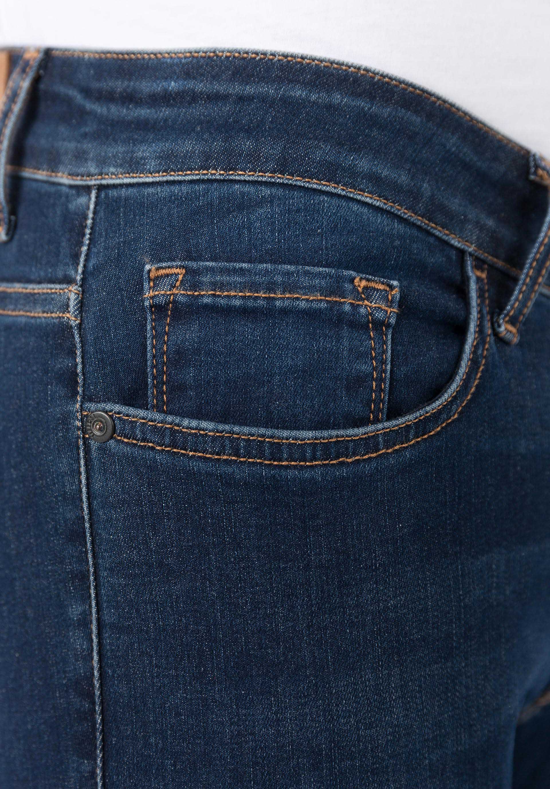Jeans One