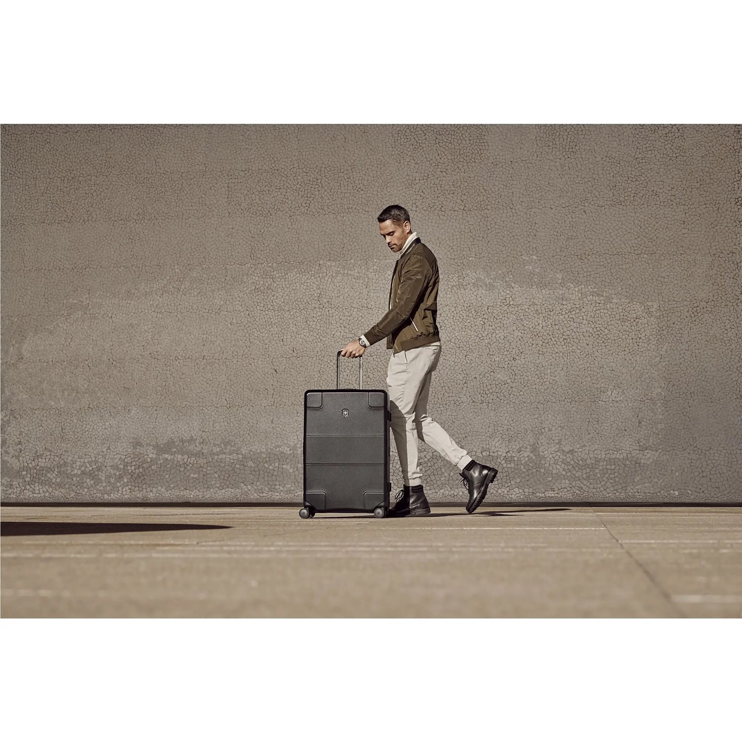 Victorinox Lexicon Framed Series Large Hardside Case black