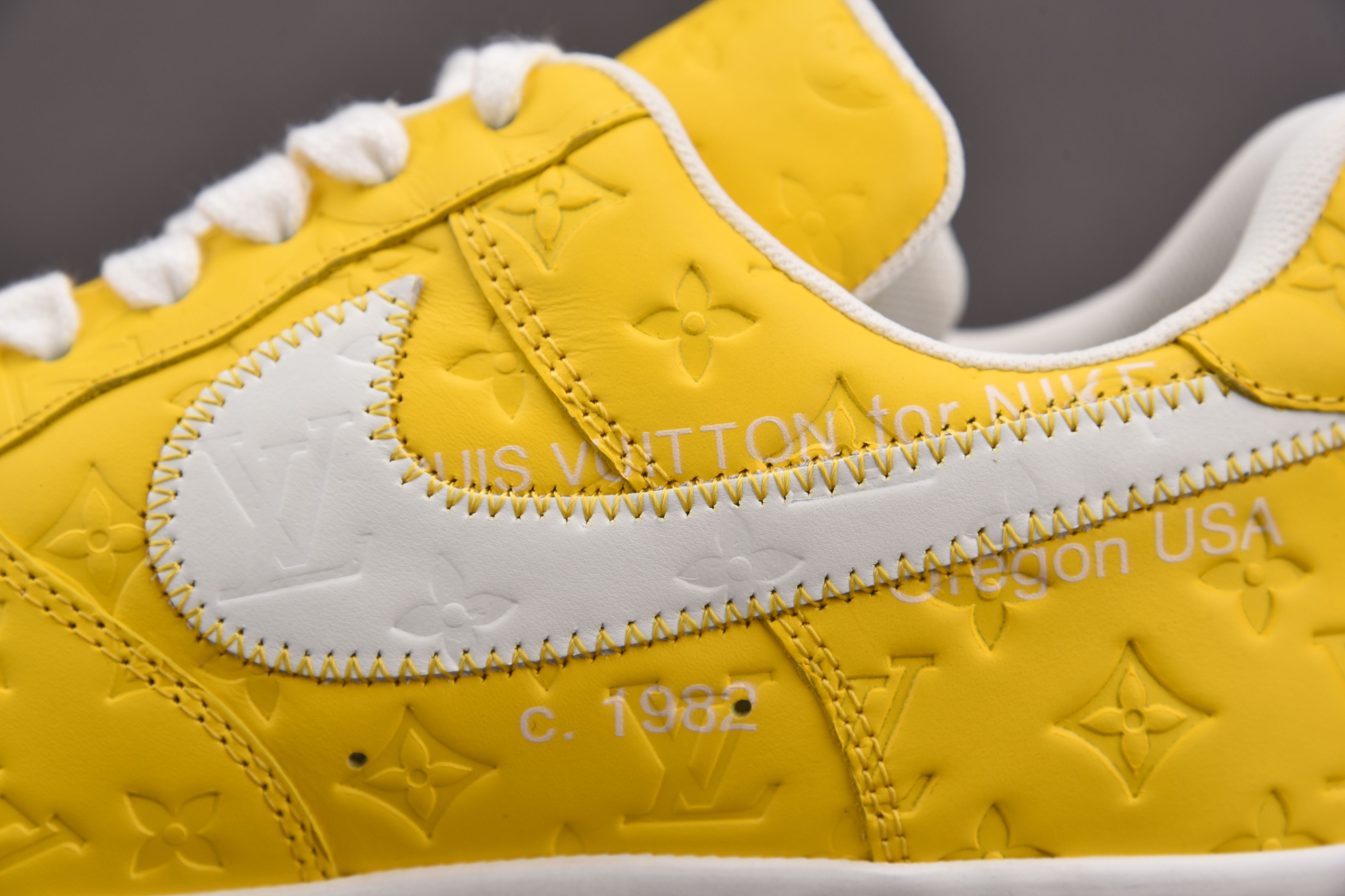 Nike Air Force 1 Low Louis Vuitton University Gold (Be careful about the size!!)