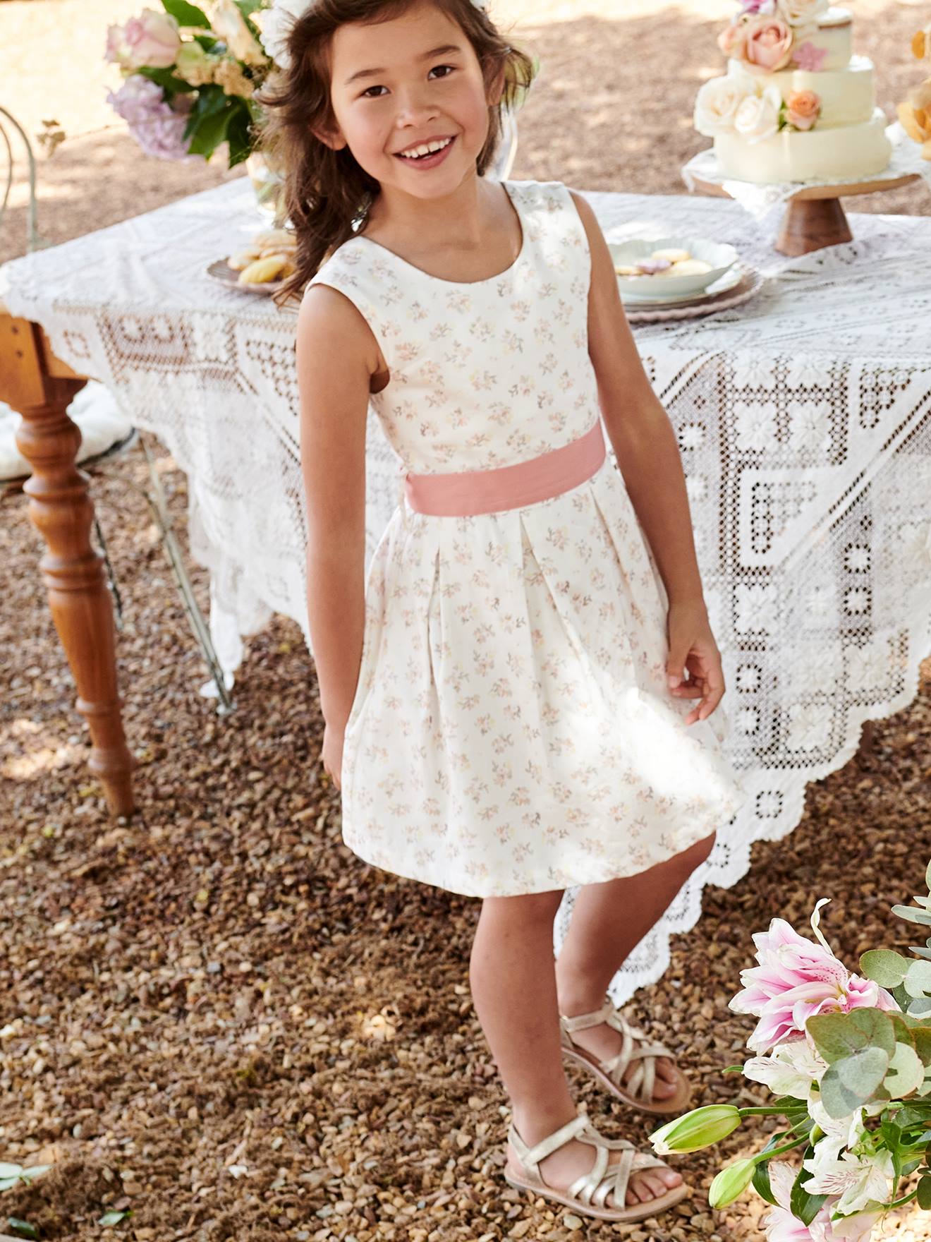 Vestido de cerimônia com flores em aquarela na barra, para menina, branco-creme