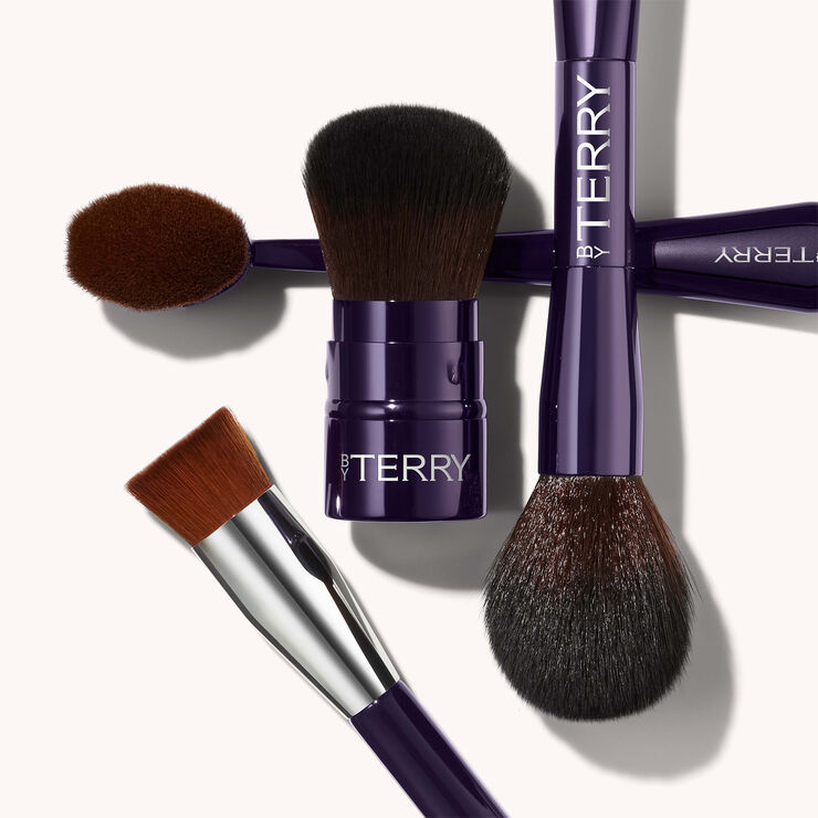 By Terry Stencil Foundation Brush