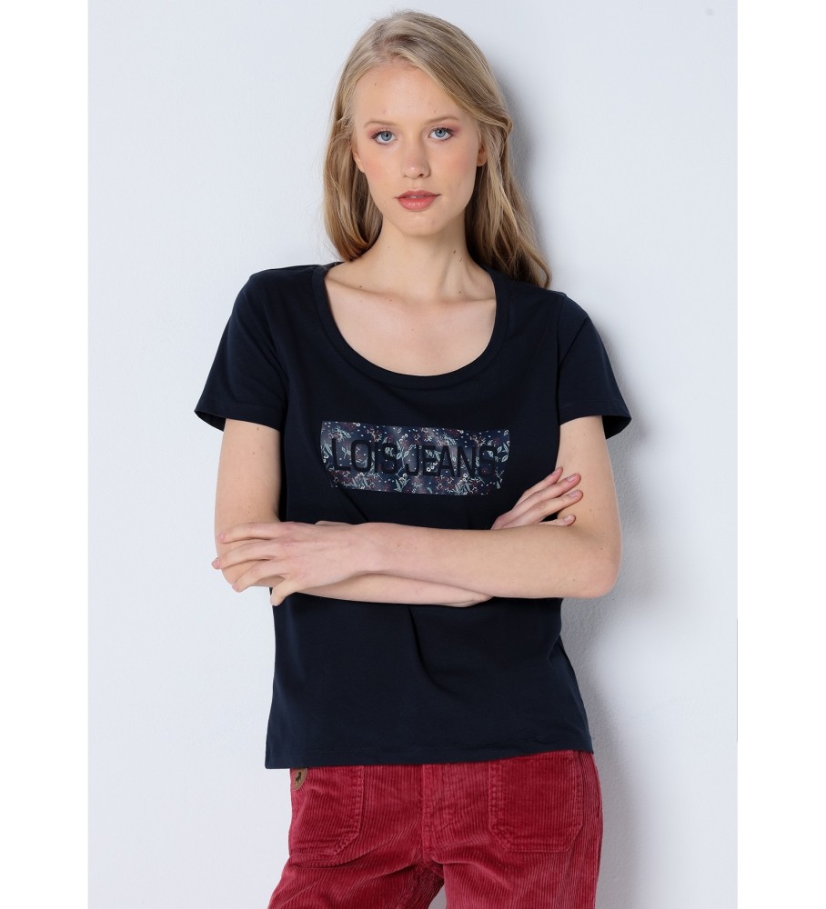 Camiseta Lois de manga curta com estampa floral e logo azul-marinho.