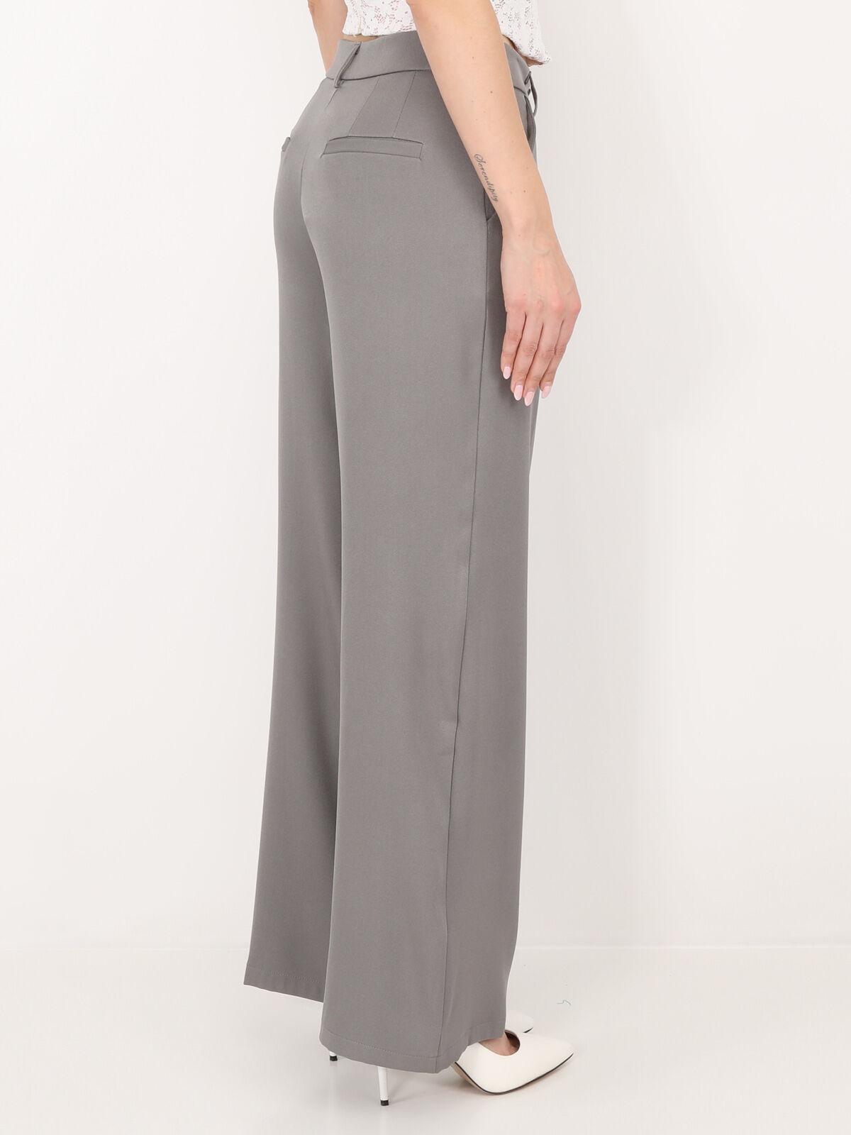 Pantalon à pinces ample et droit- Gris