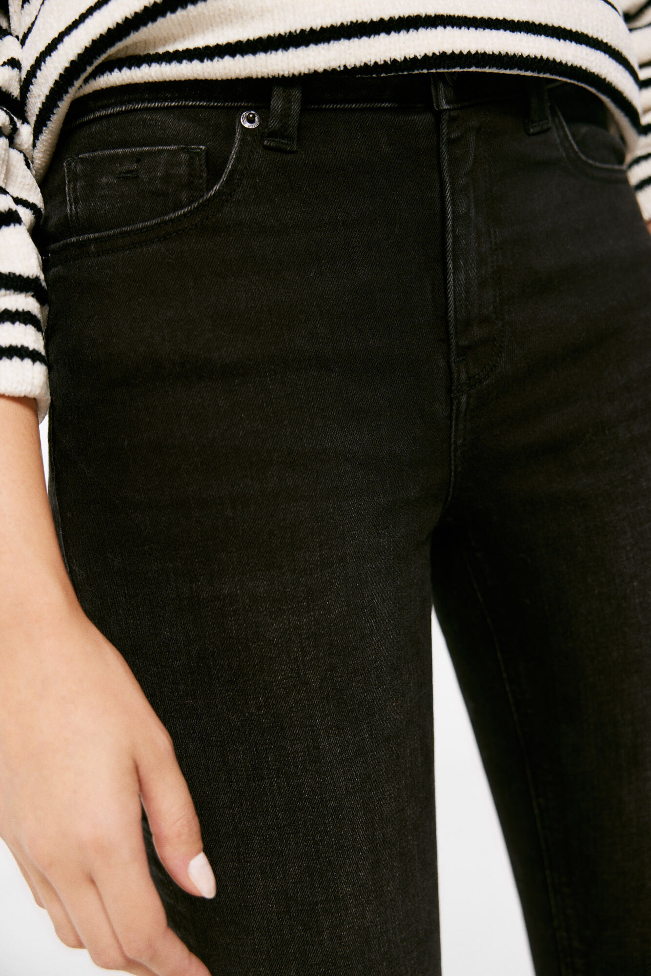 Calça jeans cropped slim, lavagem sustentável