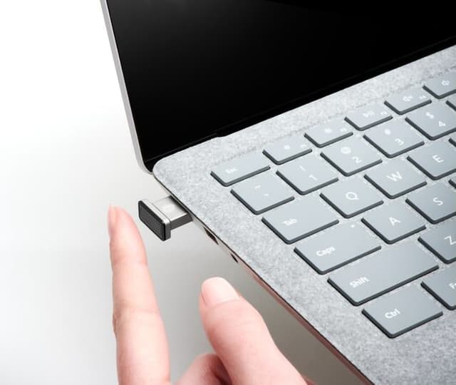 Kensington VeriMark IT USB-fingeraftryksnøglelæser