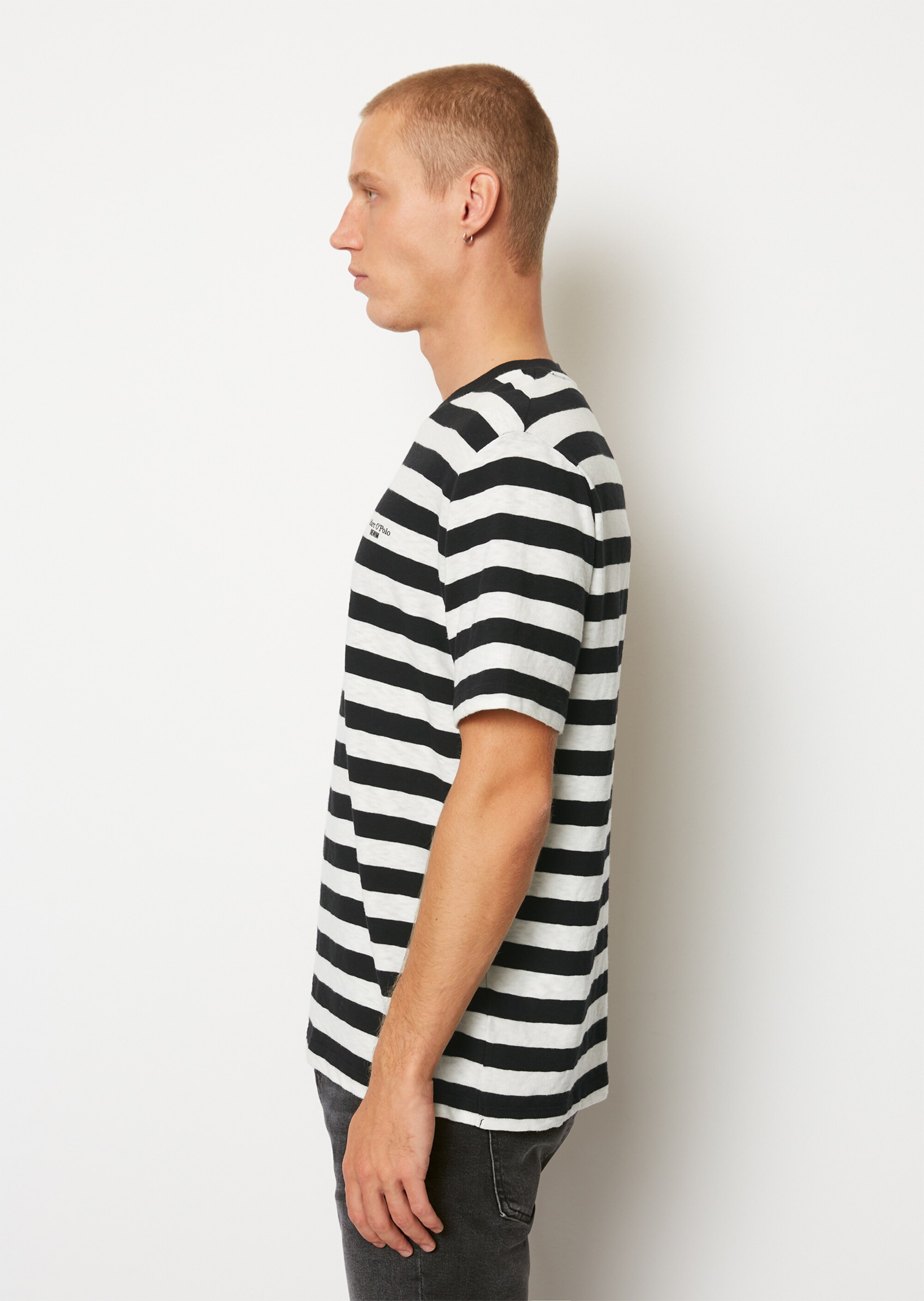 T-Shirtregular aus gestreifter Bio-Baumwolle