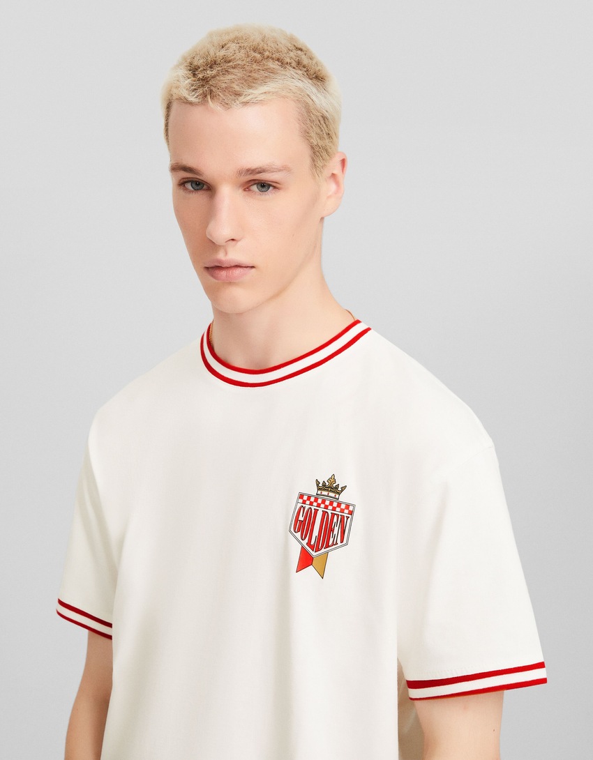 Camiseta de manga curta com estampa e modelagem quadrada