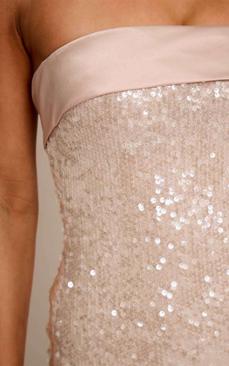 Light Nude Robe À Panneau De Satin Contrasté Et Sequins