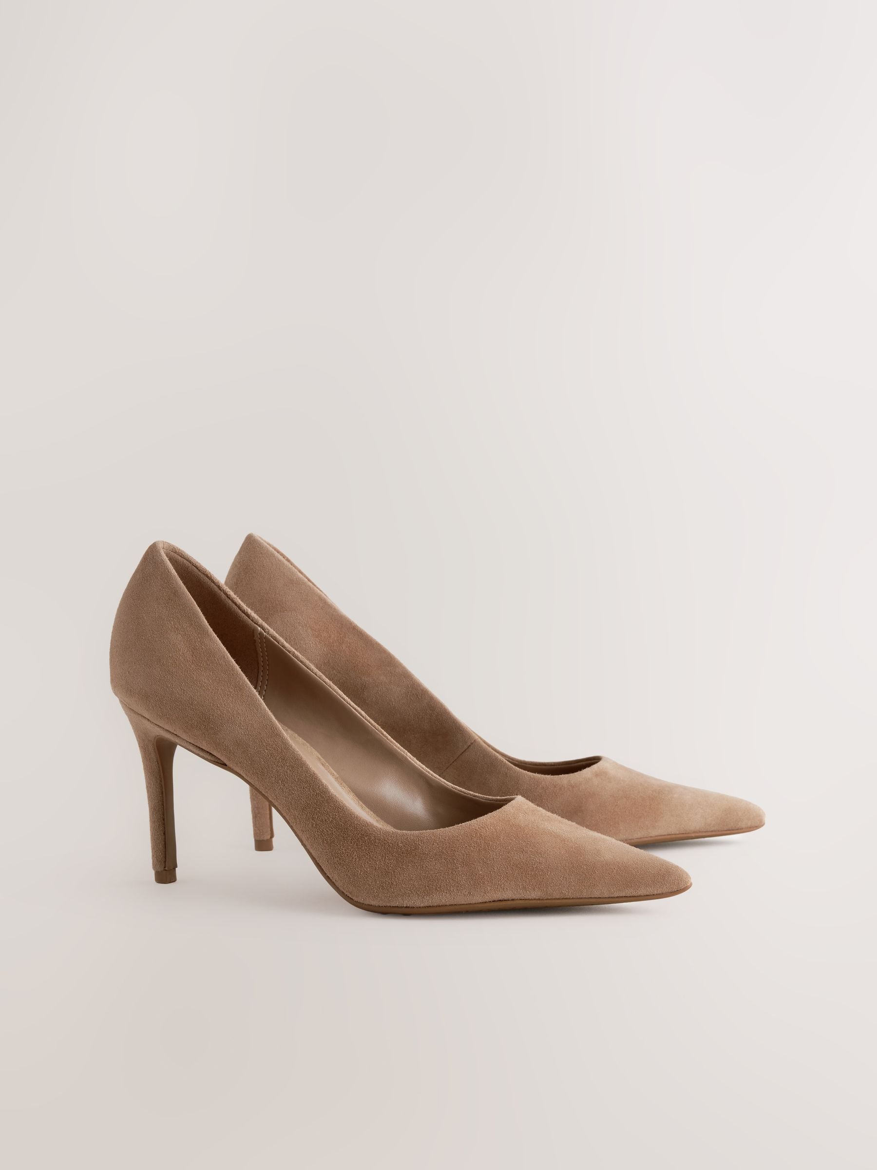 Kameelkleurig suède - Leren mid-court pumps