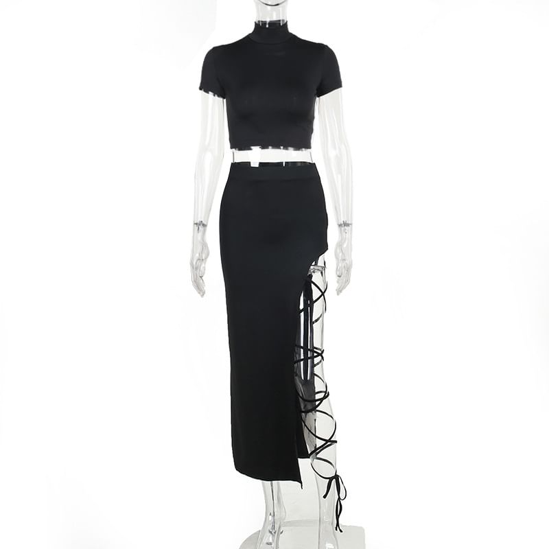 Femme Cradle - Set: Korte mouwen, mockneck, effen crop top + middelhoge effen veterrok met split