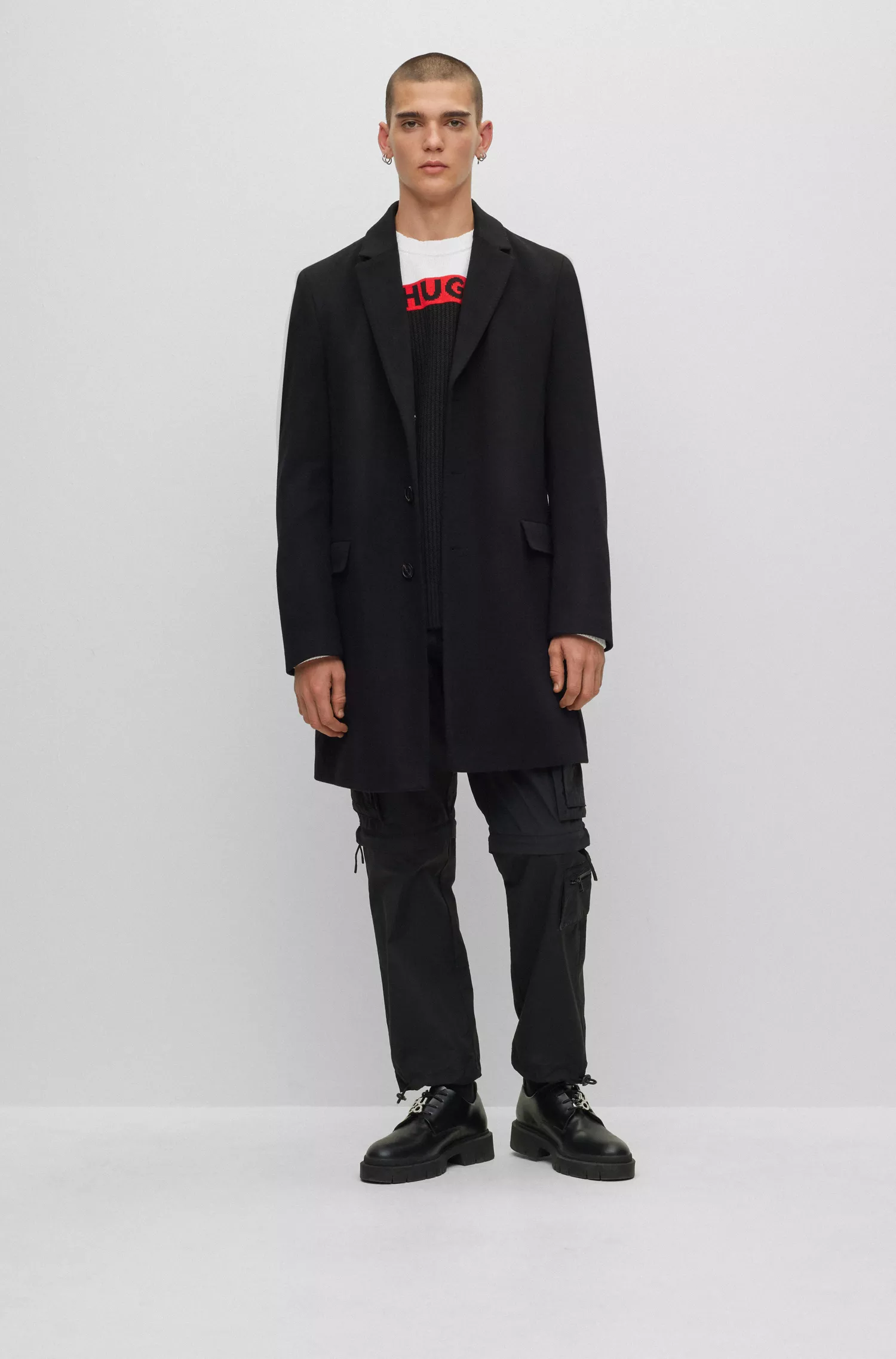Casaco HUGO vermelho, corte slim, com botões e fechamento frontal, em cashmere.