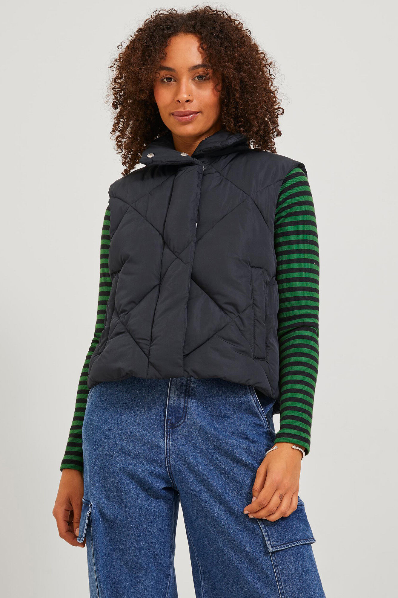 Colete curto acolchoado feminino