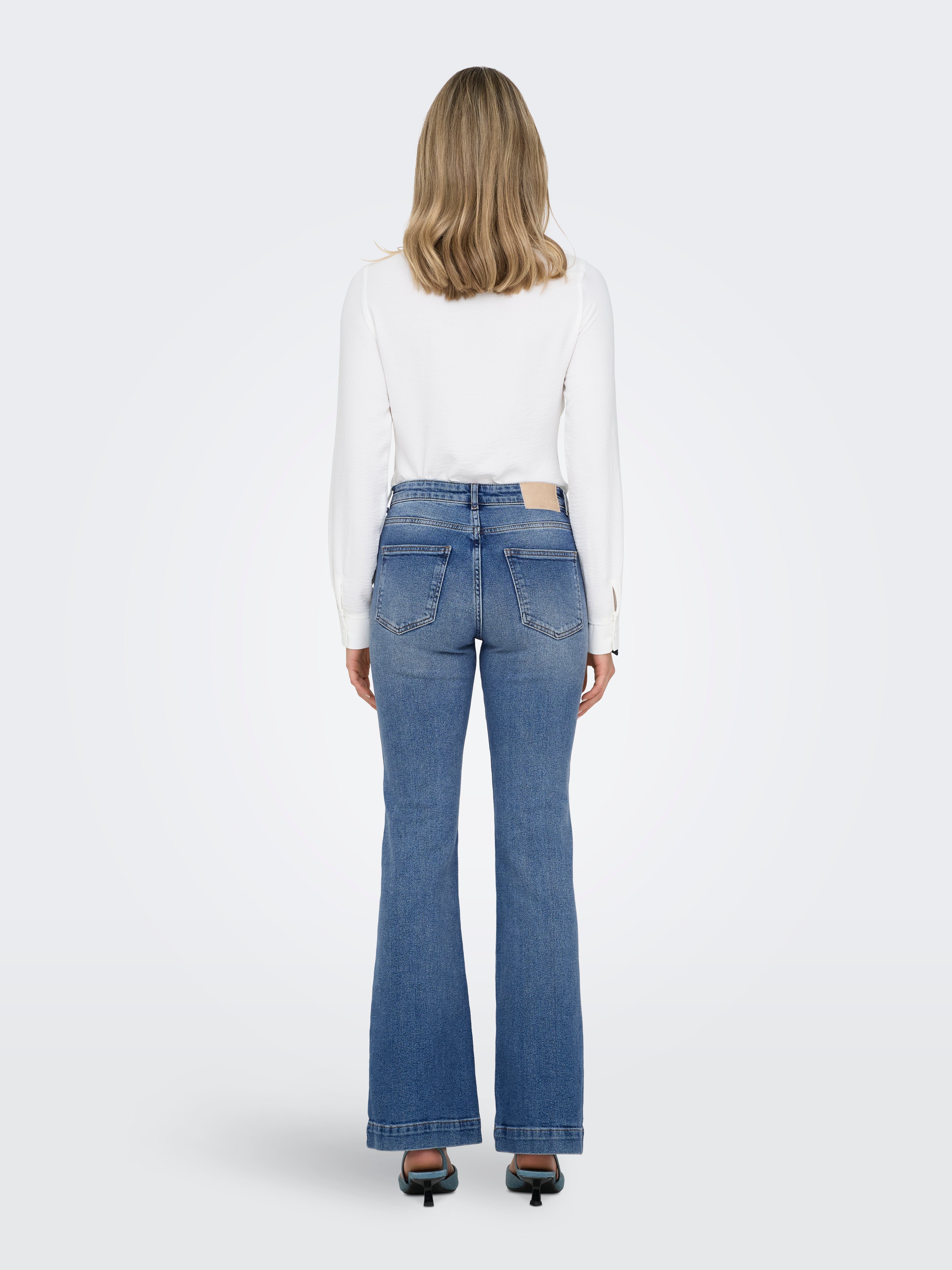 ONLAMALFI Hohe Taille Ausgestellt Jeans Medium Blue Denim
