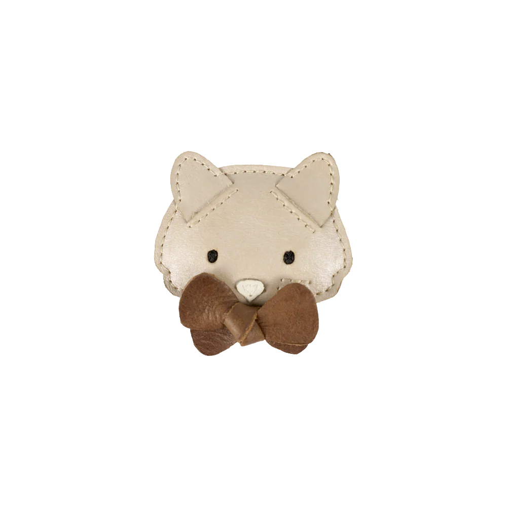 Ceesie Clip | Cat | Powder Metallic Nubuck