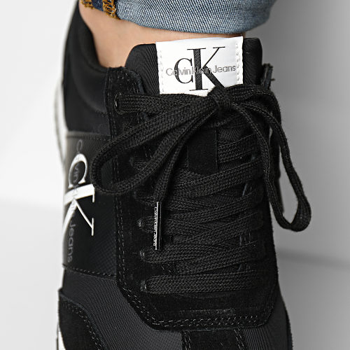 Baskets Low Profile Mono Essential 0686 Black White