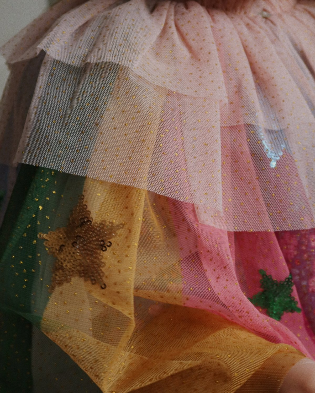 Kostyme m/ Glitter Paljetter – Kappe og Stav | Glitter Rainbow Costume