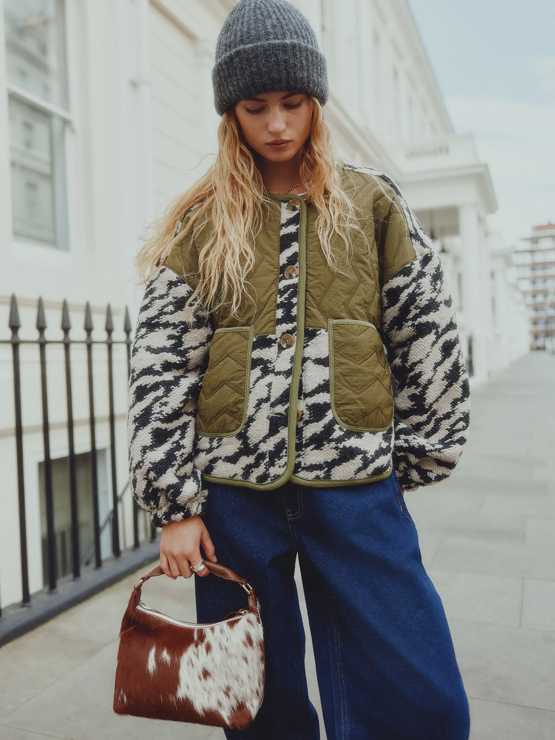 Olijfgroen/monoprint - Fluffy Cosy Woven Button Through Borg Jacket